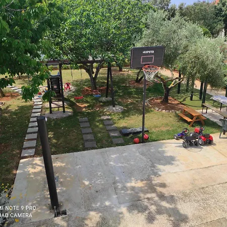 In Zaton Zadar With Balcony, Air Conditioning, W-lan, Washing Machine 4830-1 Nin