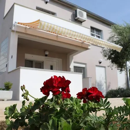 In Zaton Zadar With Balcony, Air Conditioning, W-lan, Washing Machine 4830-1 Nin