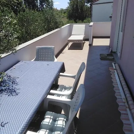 In Zaton Zadar With Balcony, Air Conditioning, W-lan, Washing Machine 4830-1